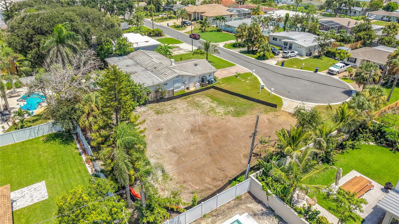 920 PALM DR — photo 9