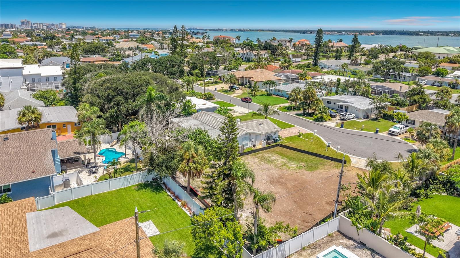 920 PALM DR — photo 18