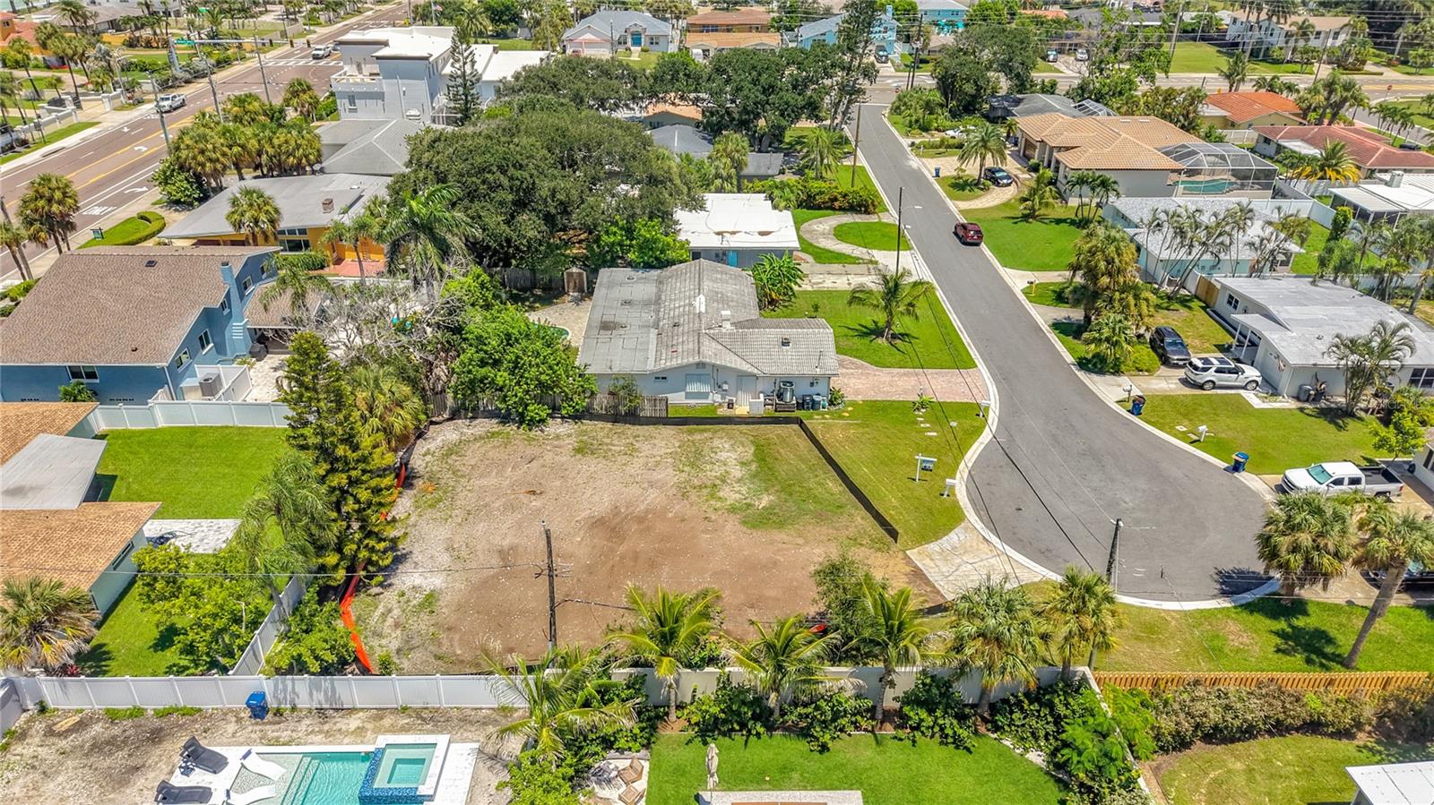 920 PALM DR — photo 16