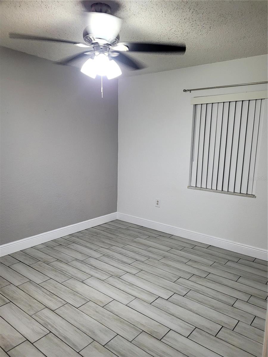 10803 N ARMENIA AVE — photo 15