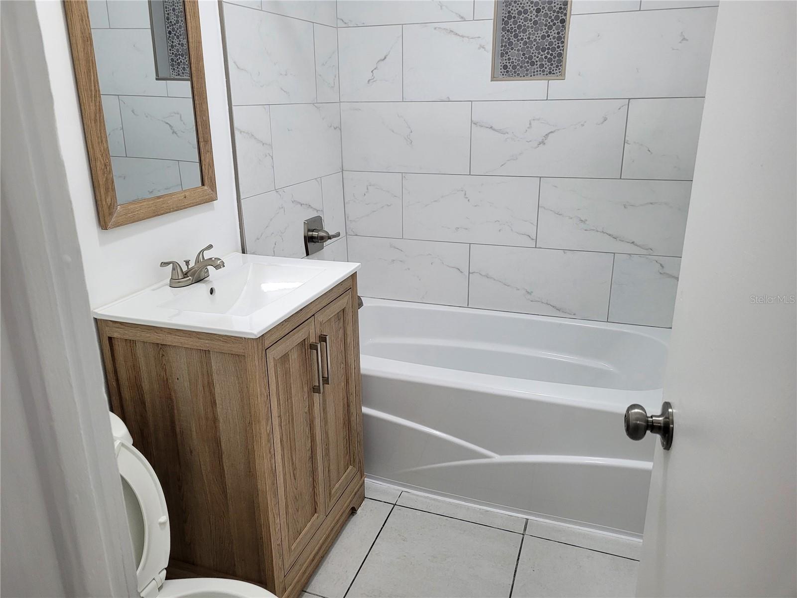 10803 N ARMENIA AVE — photo 14