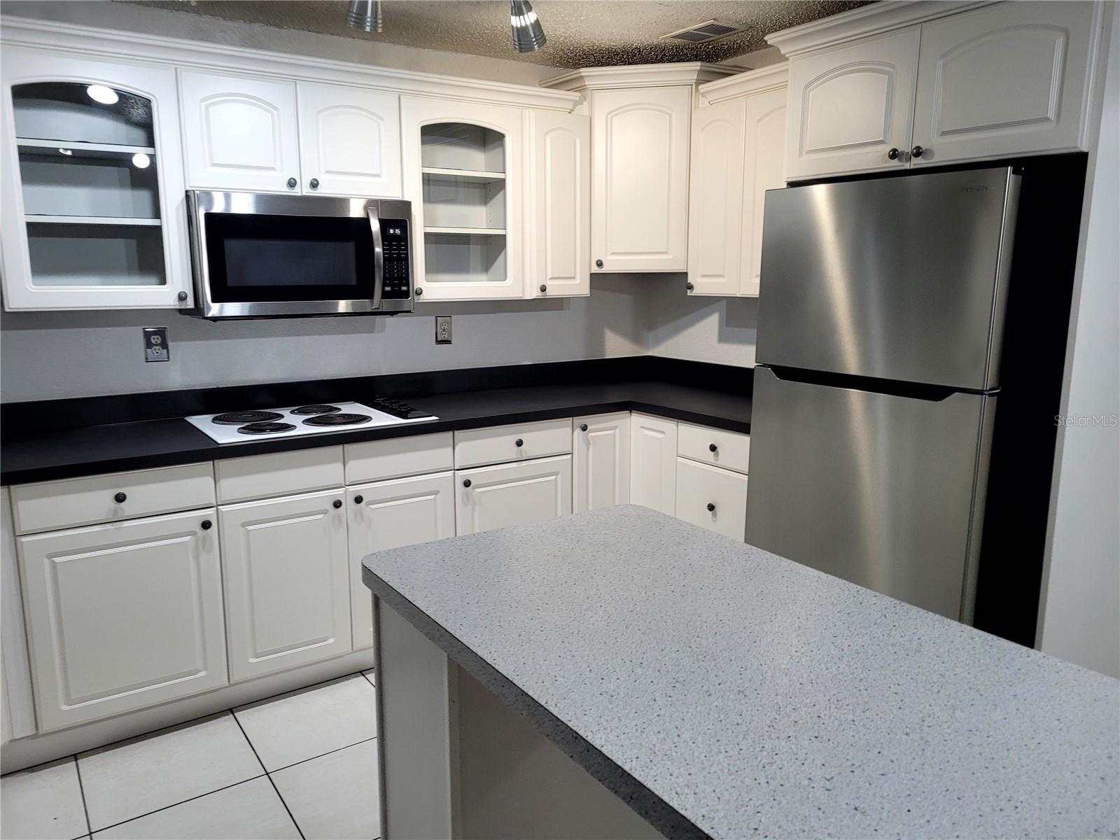 10803 N ARMENIA AVE — photo 7