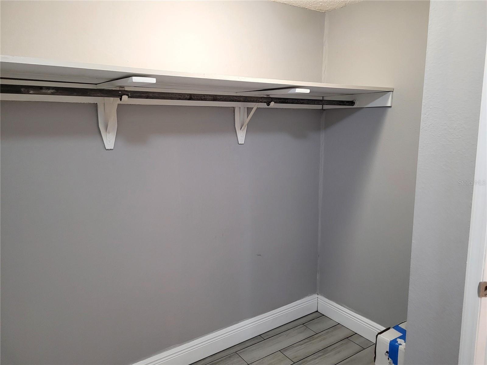 10803 N ARMENIA AVE — photo 17