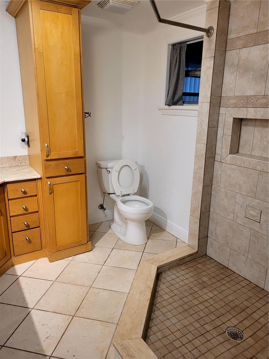 10803 N ARMENIA AVE — photo 13