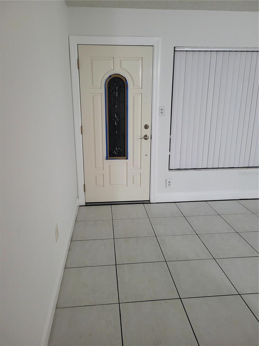 10803 N ARMENIA AVE — photo 2
