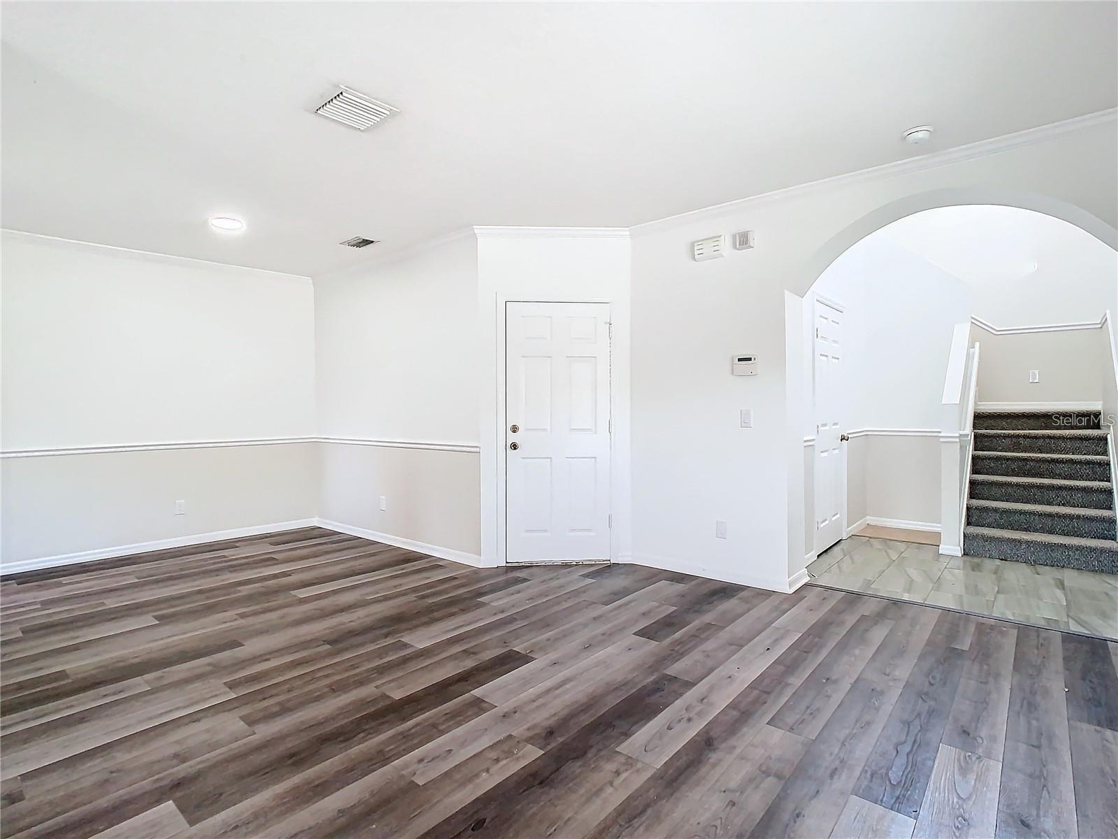 1019 BLACKWATER DR — photo 3