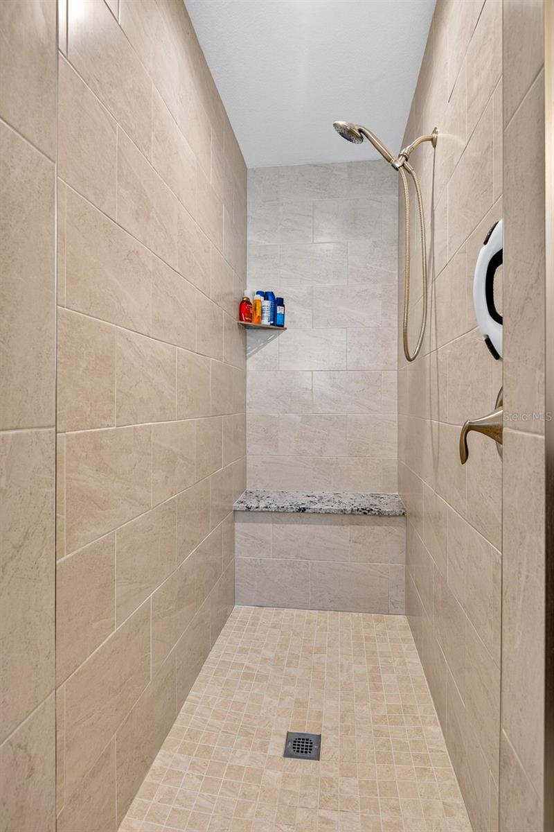 2775 WYOLA AVE — photo 38