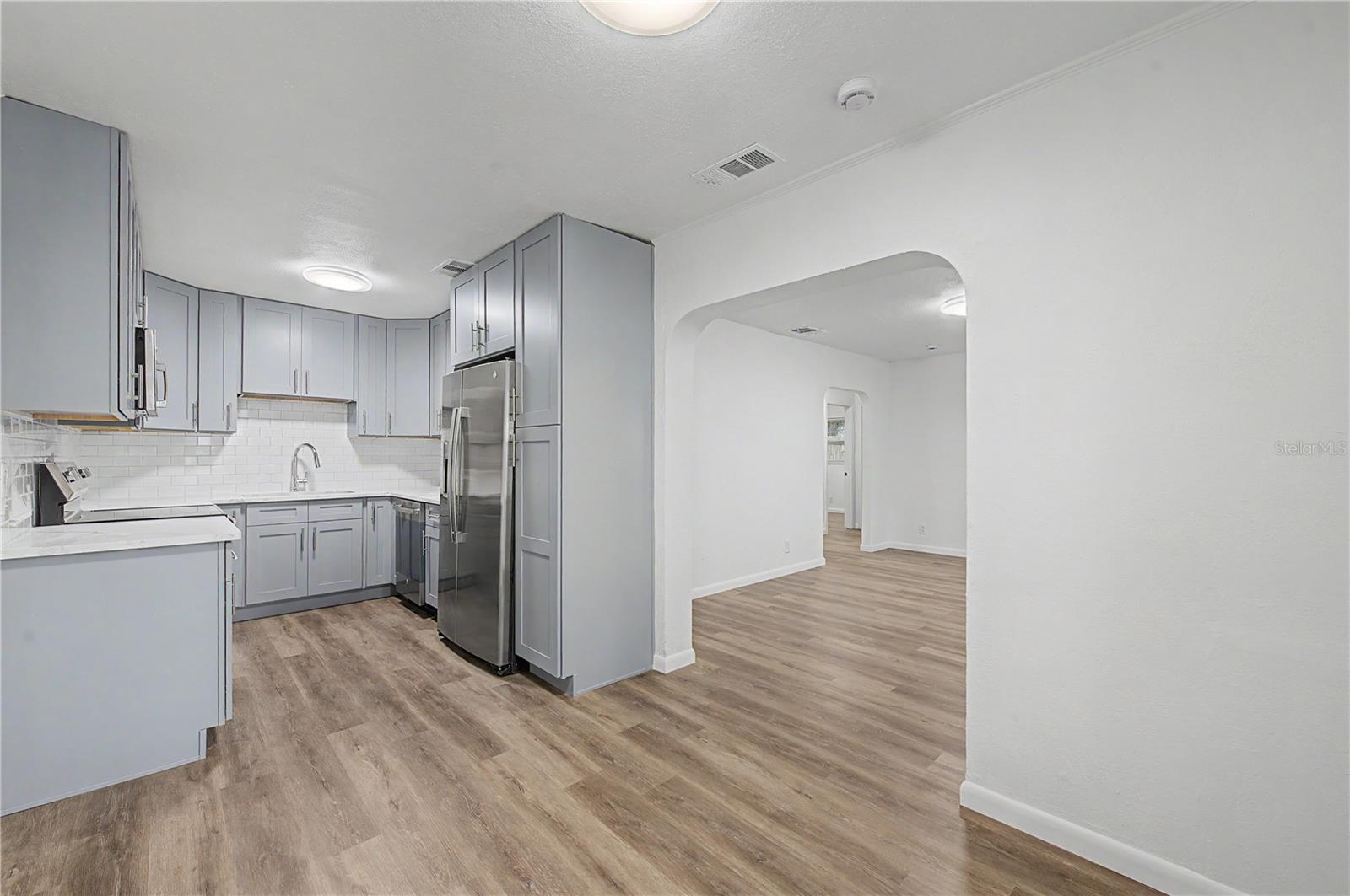810 E 120TH AVE — photo 10