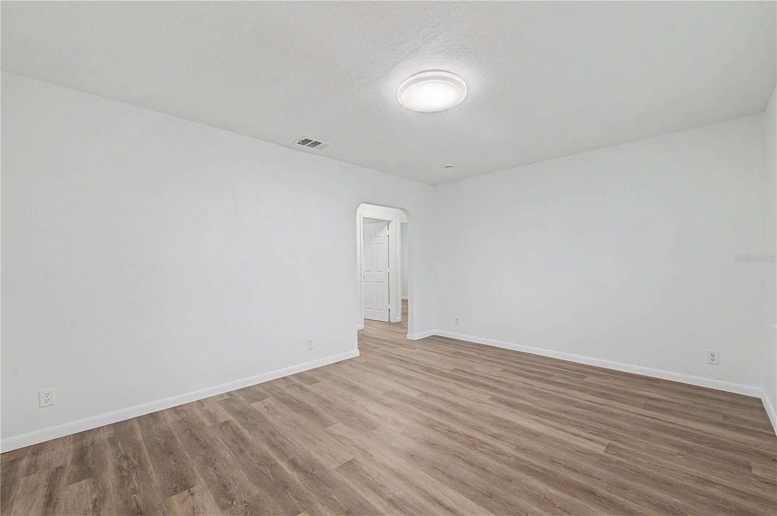 810 E 120TH AVE — photo 33