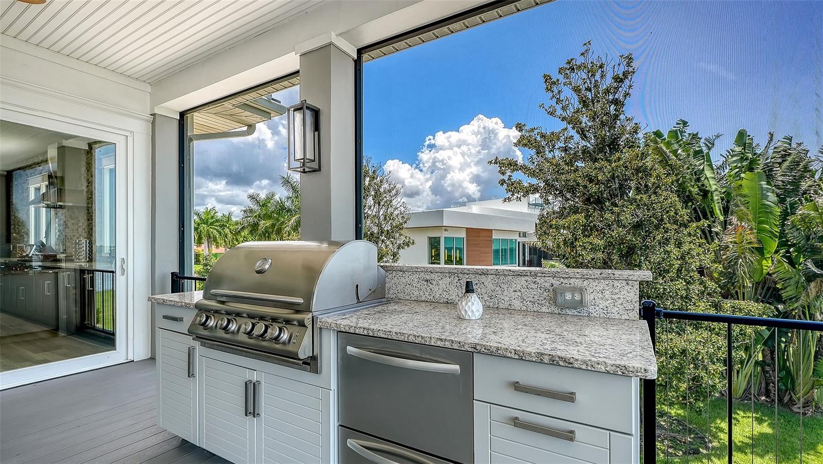 7418 WESTMORELAND DR — photo 27
