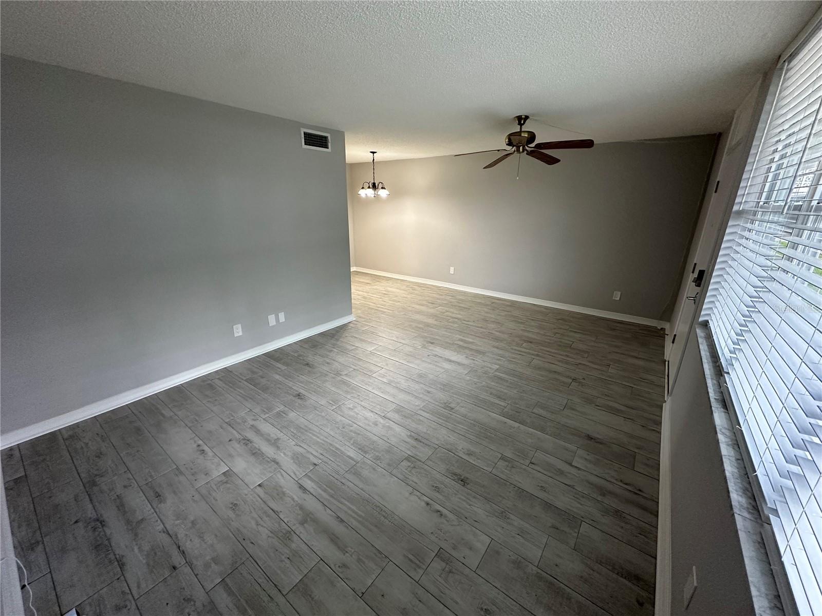 4720 LOCUST ST NE #101 — photo 10