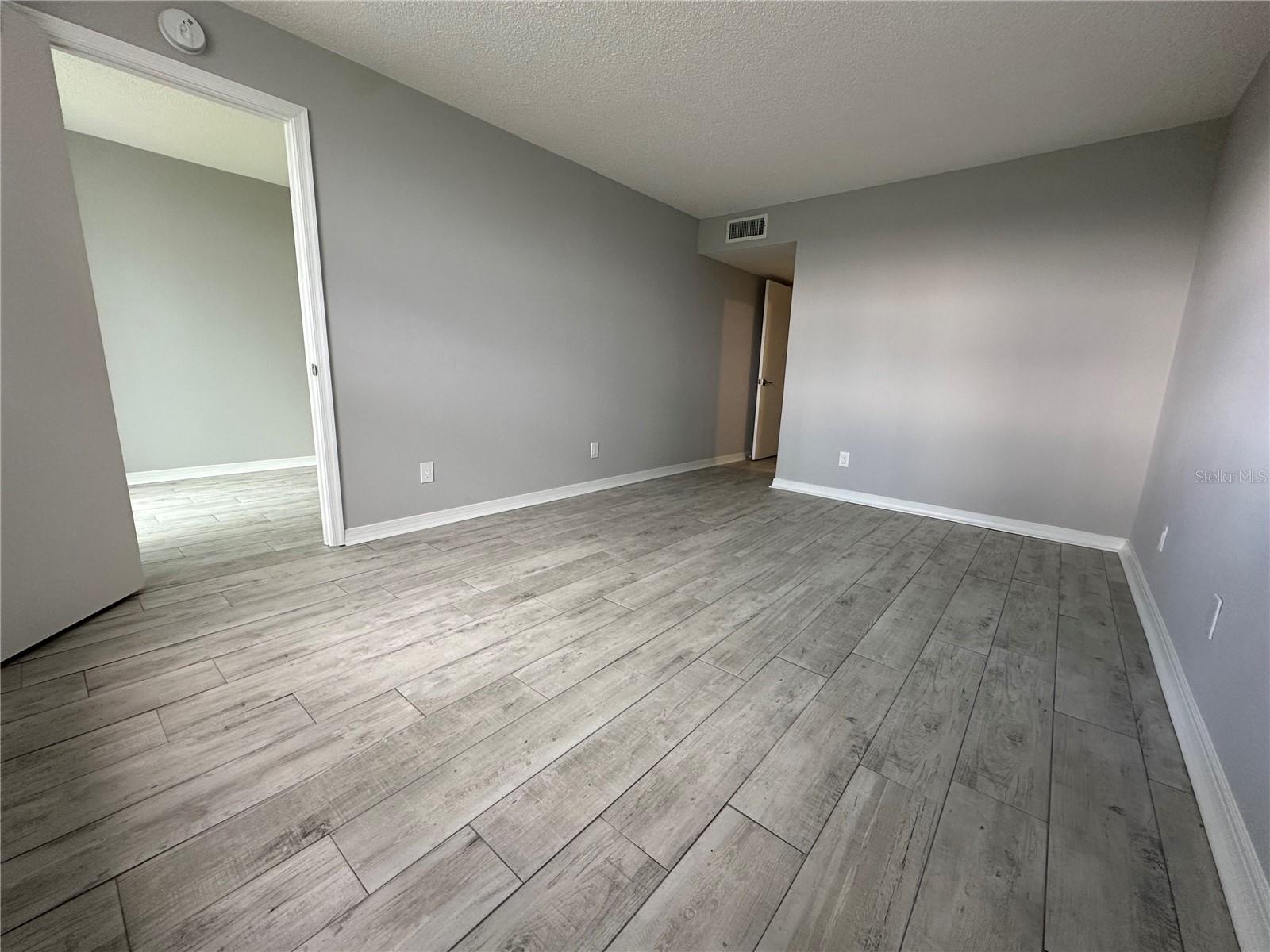4720 LOCUST ST NE #101 — photo 17