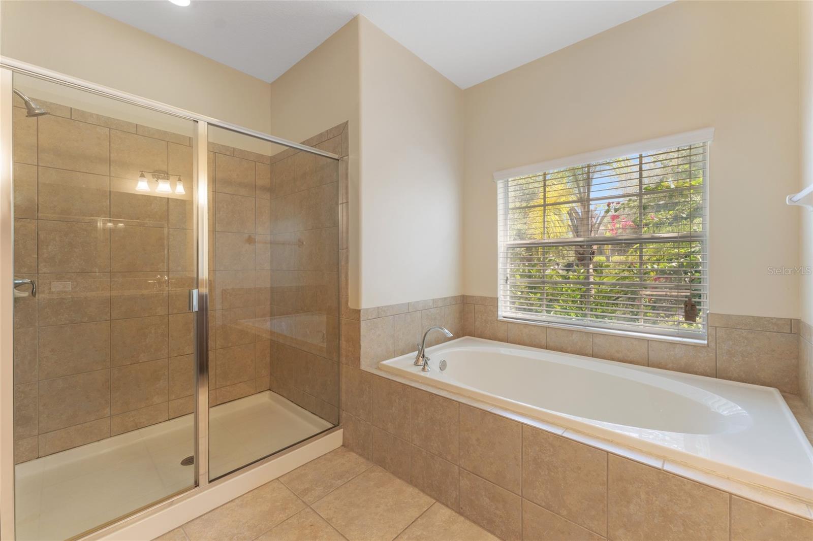 2637 YUKON CLIFF DR — photo 13