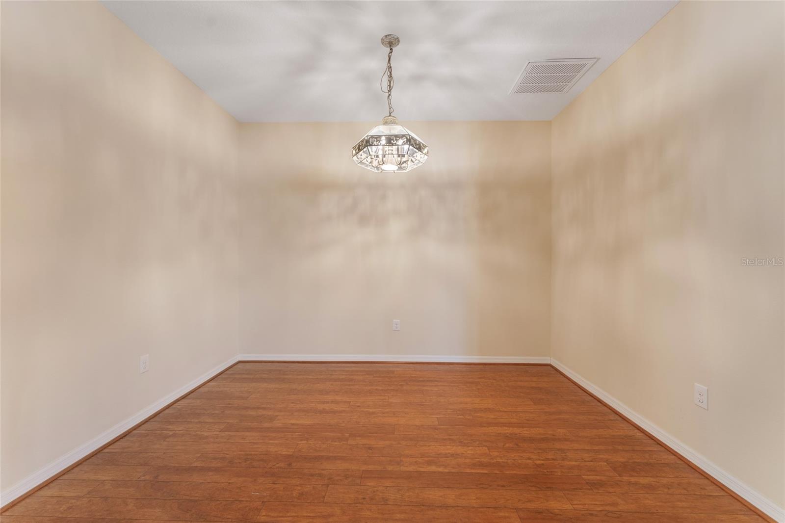 2637 YUKON CLIFF DR — photo 8