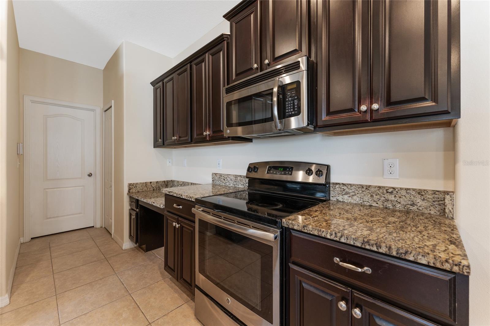 2637 YUKON CLIFF DR — photo 18