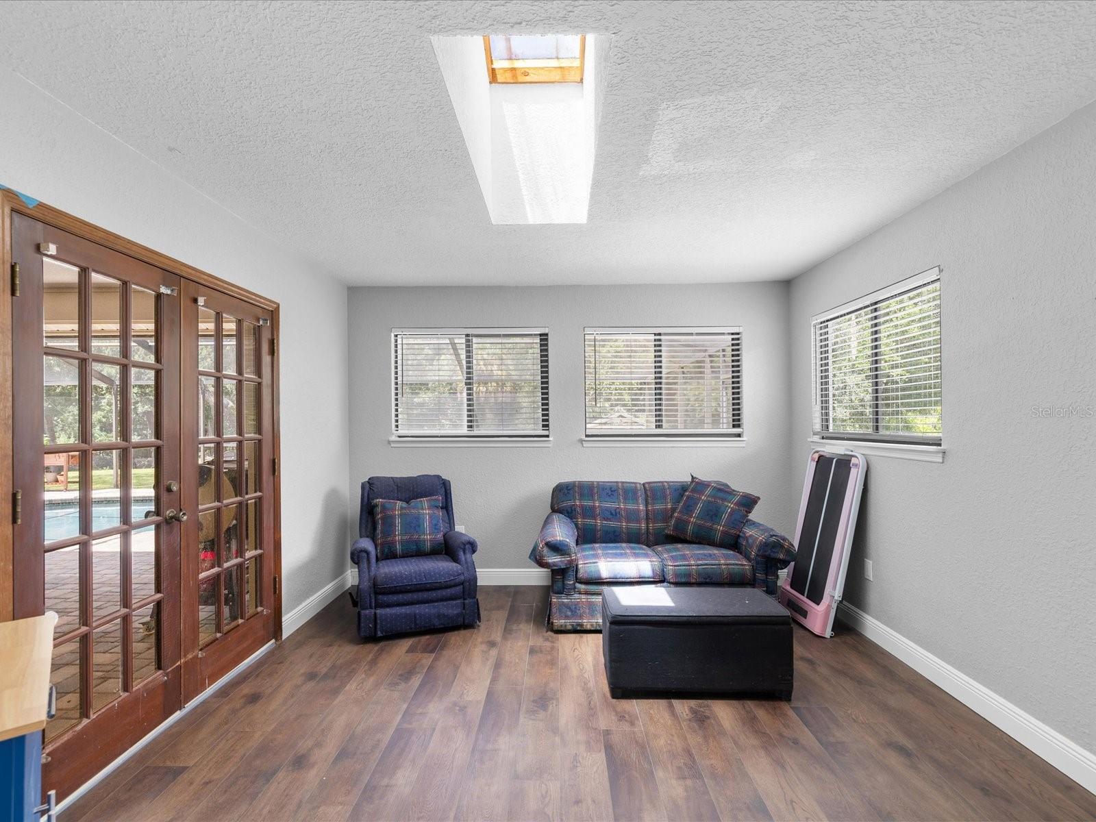 6655 MILLSTONE DRIVE — photo 35