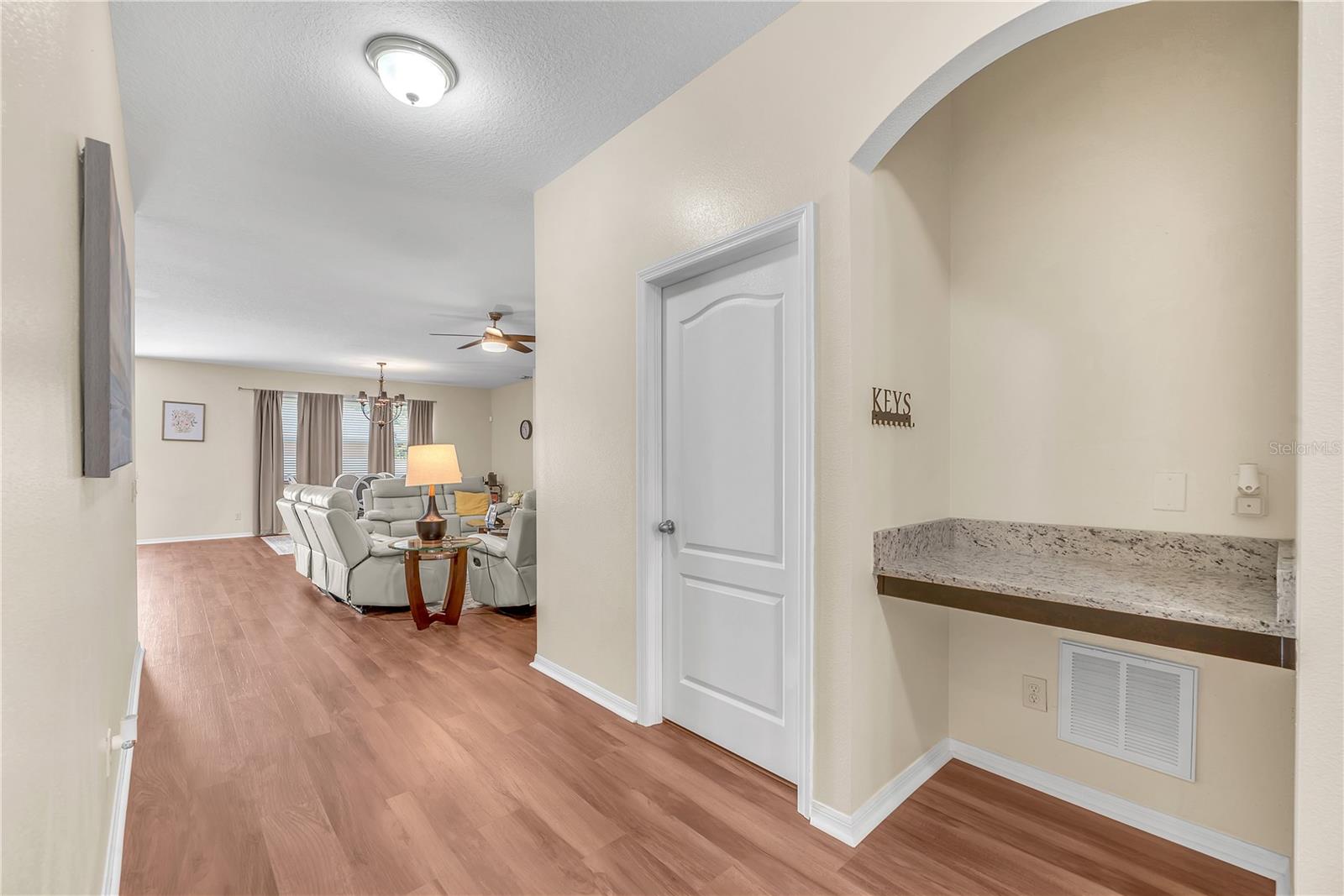 1407 RUSHGROVE CIR — photo 7