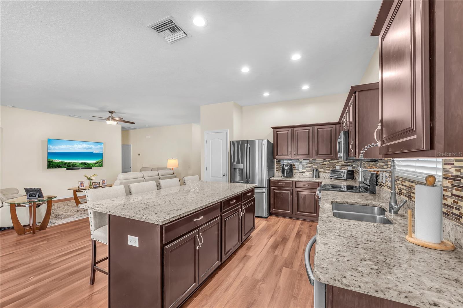 1407 RUSHGROVE CIR — photo 10