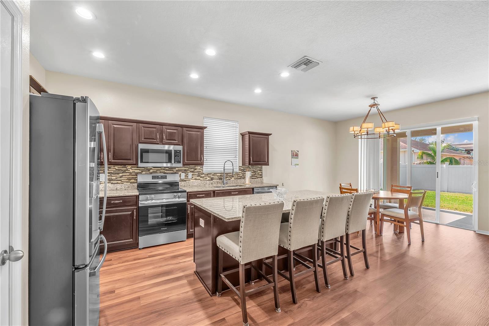1407 RUSHGROVE CIR — photo 8
