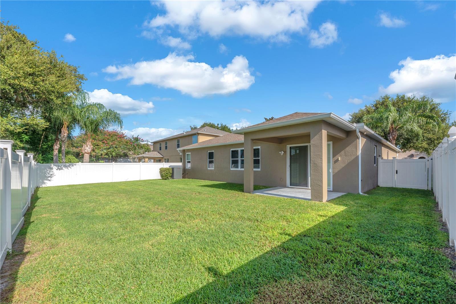 1407 RUSHGROVE CIR — photo 4