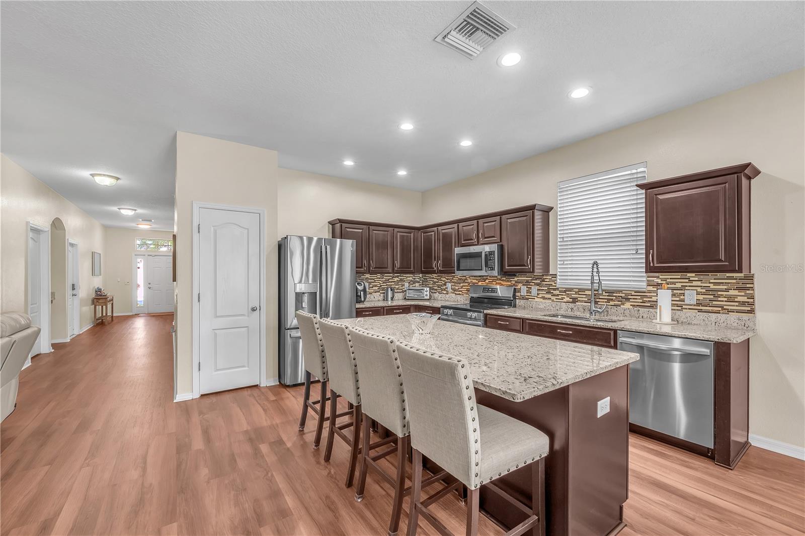1407 RUSHGROVE CIR — photo 9