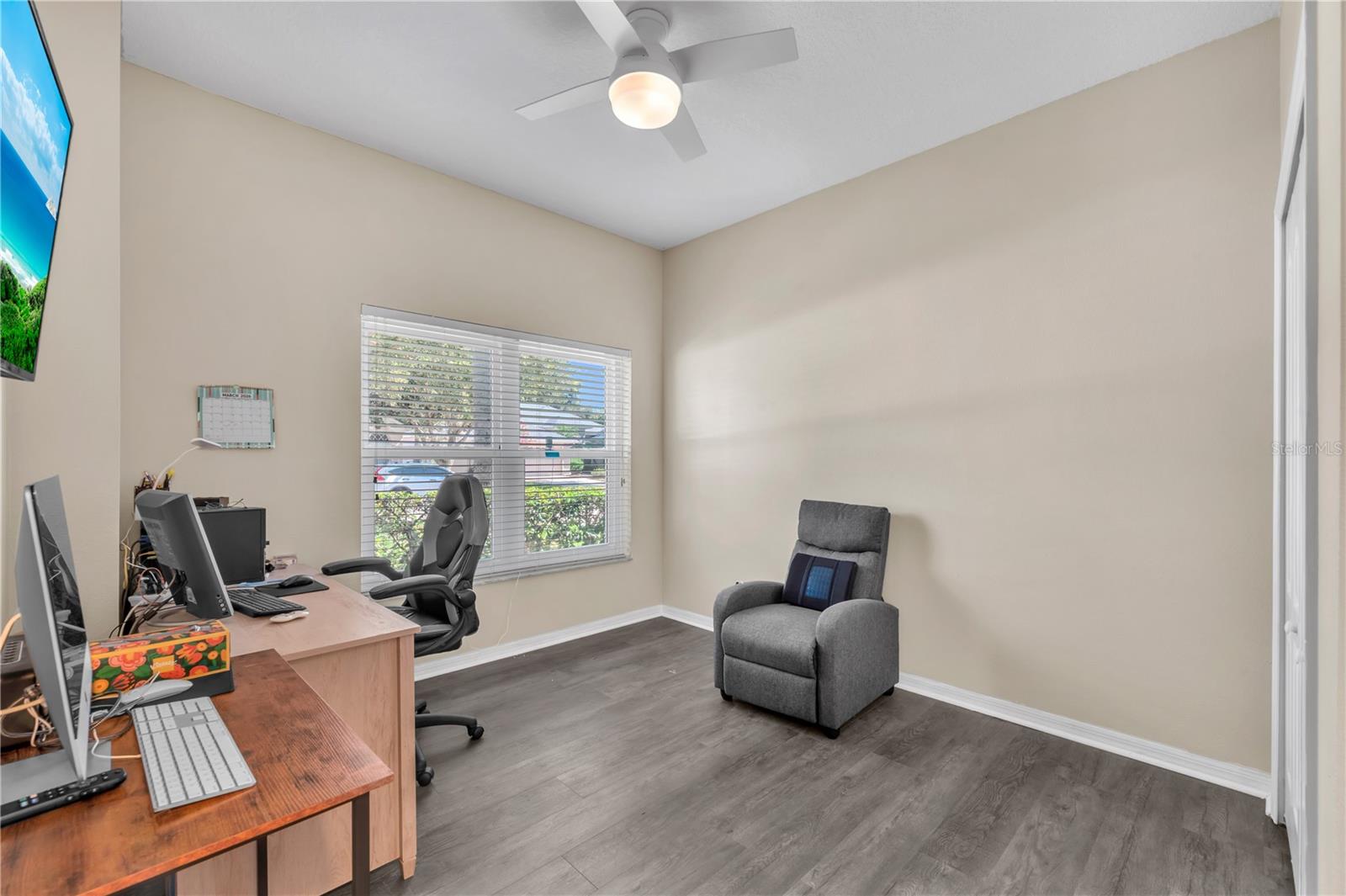 1407 RUSHGROVE CIR — photo 17