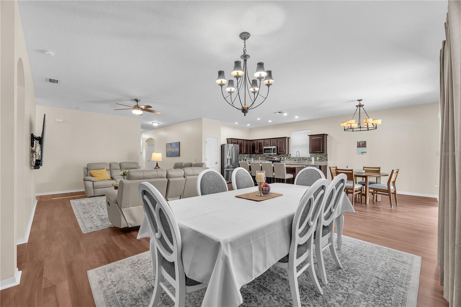 1407 RUSHGROVE CIR — photo 15