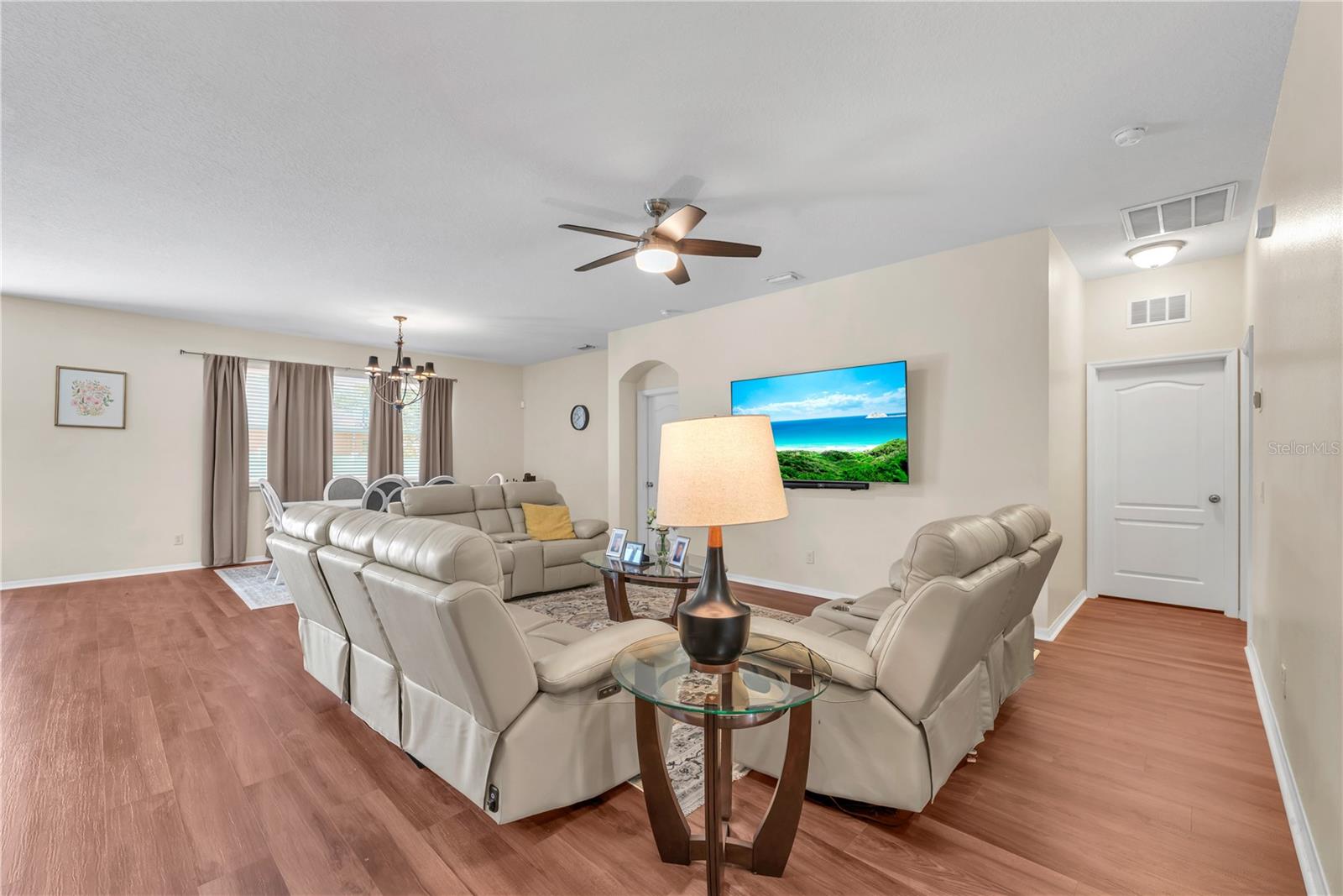 1407 RUSHGROVE CIR — photo 13