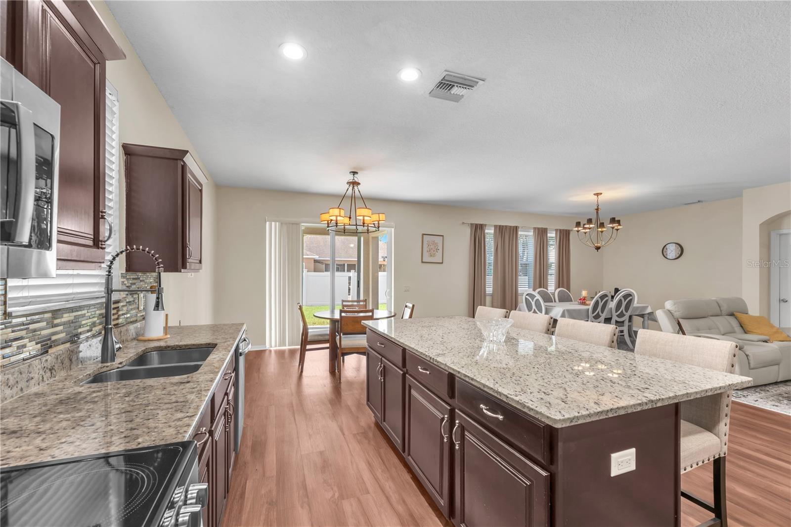 1407 RUSHGROVE CIR — photo 11