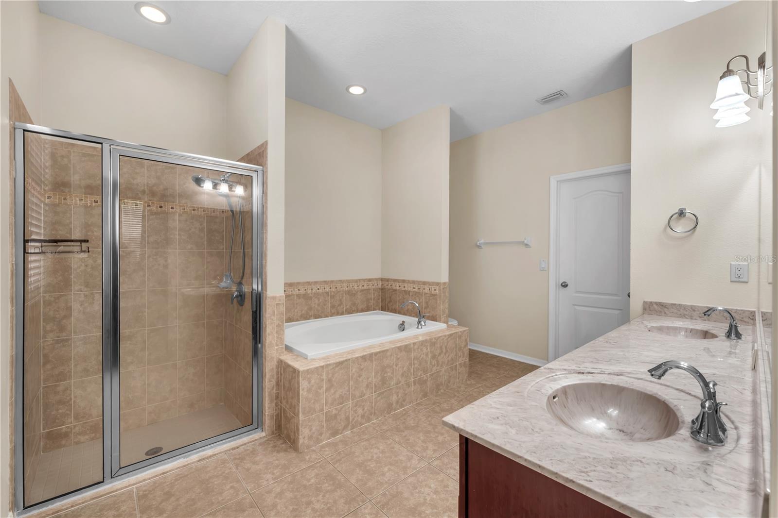 1407 RUSHGROVE CIR — photo 21