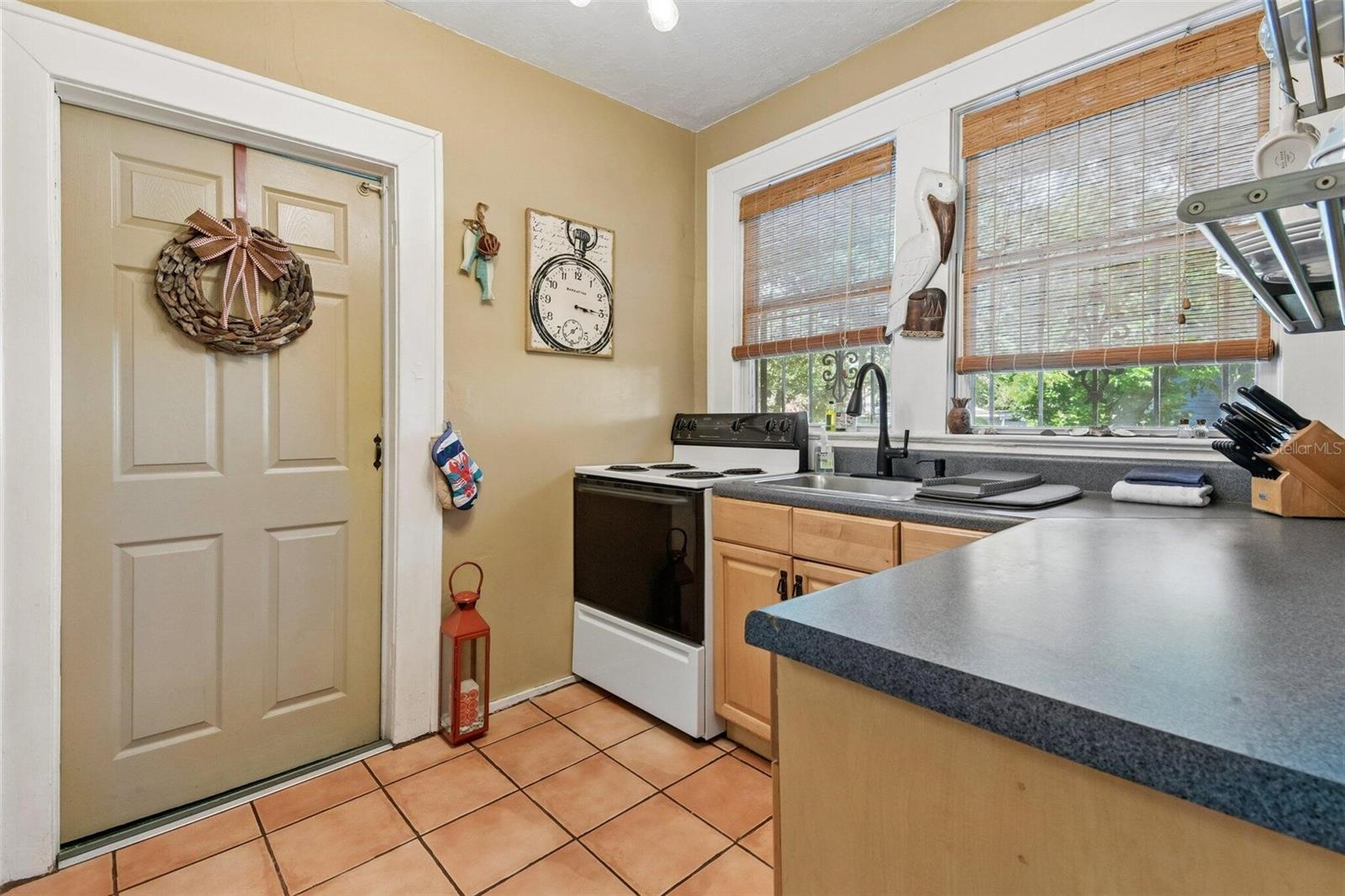 2319 W NORTH B ST — photo 14