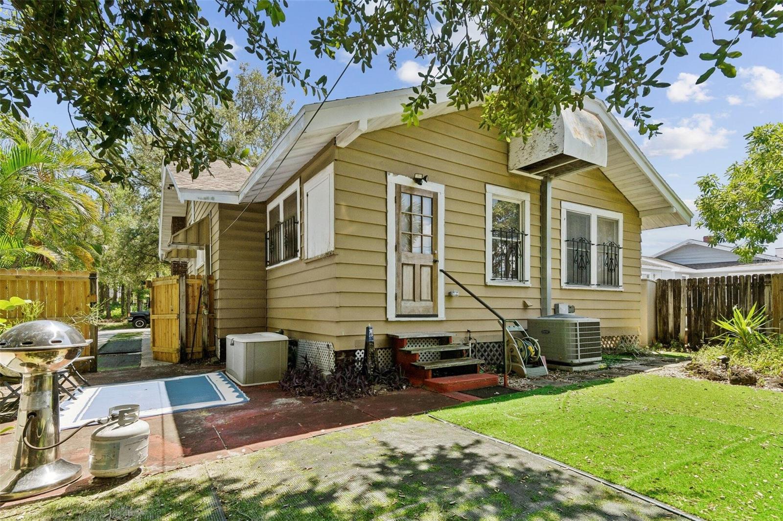 2319 W NORTH B ST — photo 24