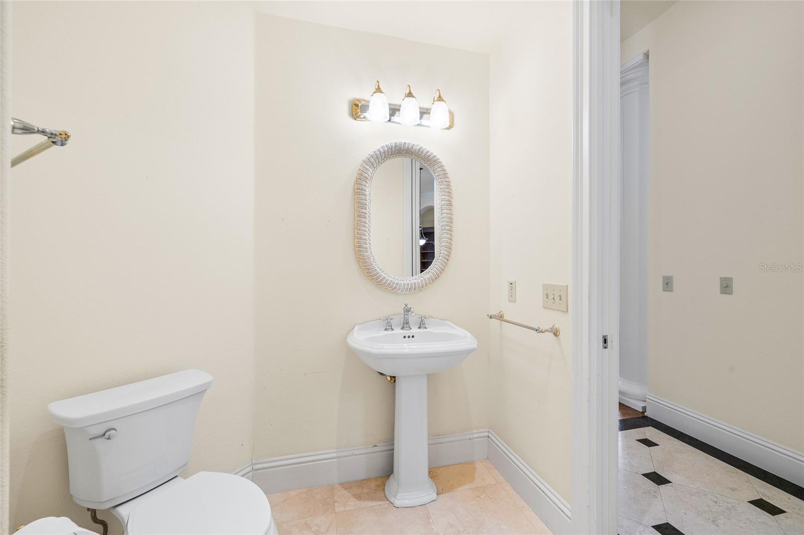 6800 WISTERIA LOOP — photo 36