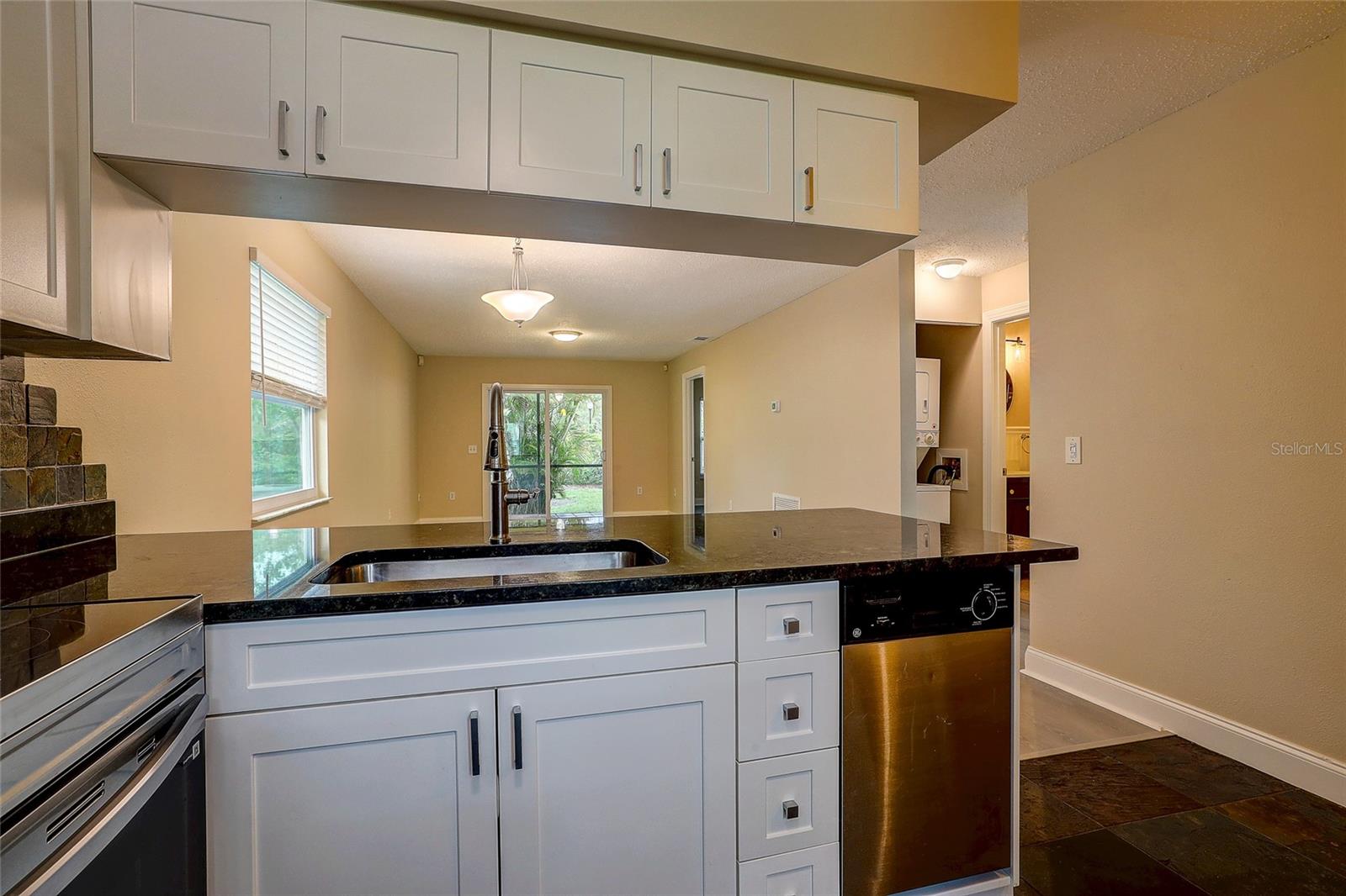4625 SUMMERWIND DR #13 — photo 4