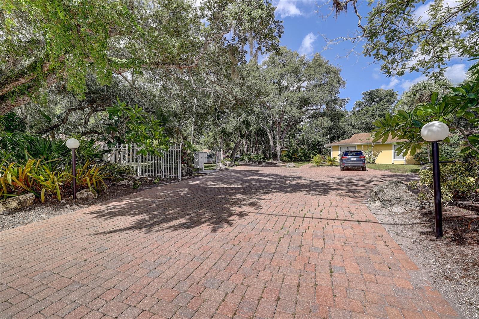 4625 SUMMERWIND DR #13 — photo 40