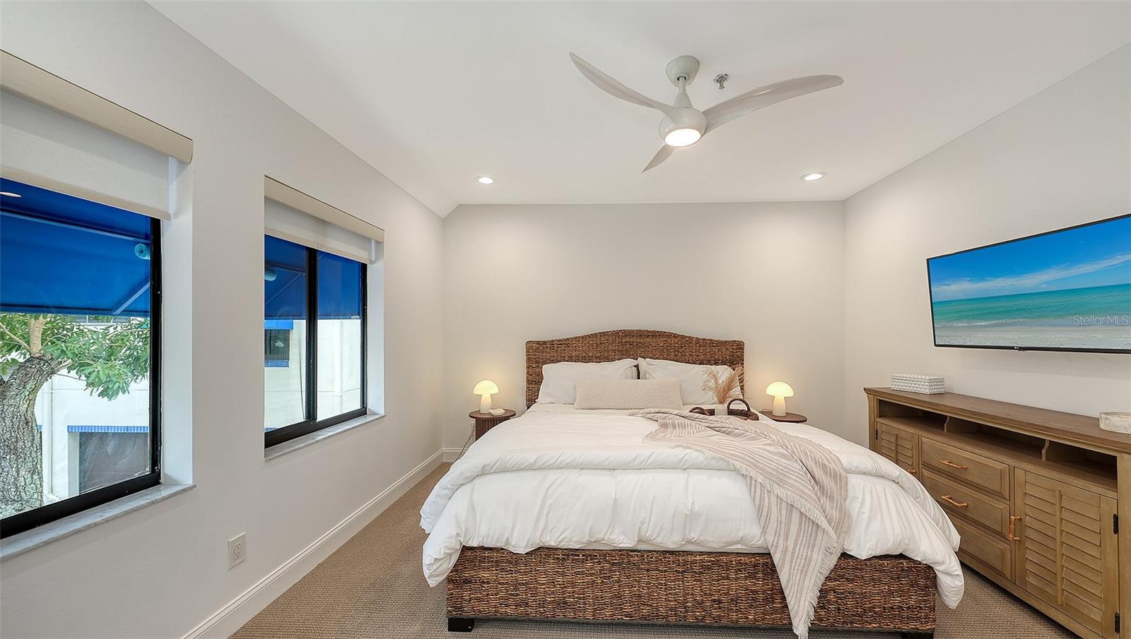 1916 HARBOURSIDE DR #804 — photo 30