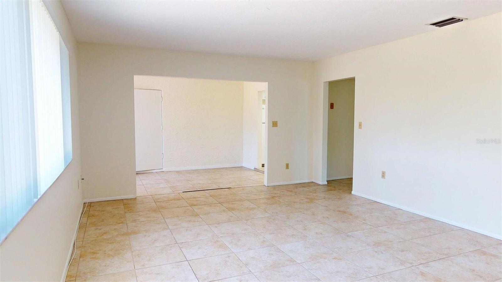 1213 GLEN OAKS DR E — photo 17