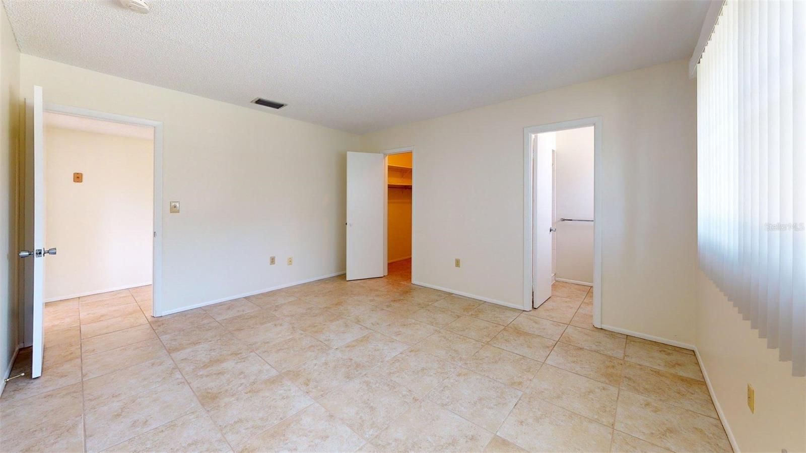 1213 GLEN OAKS DR E — photo 24