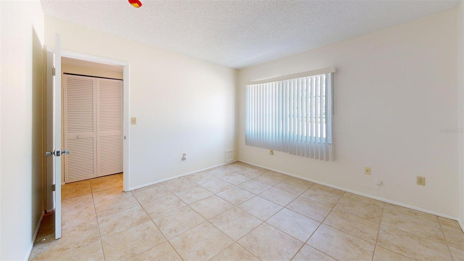 1213 GLEN OAKS DR E — photo 26