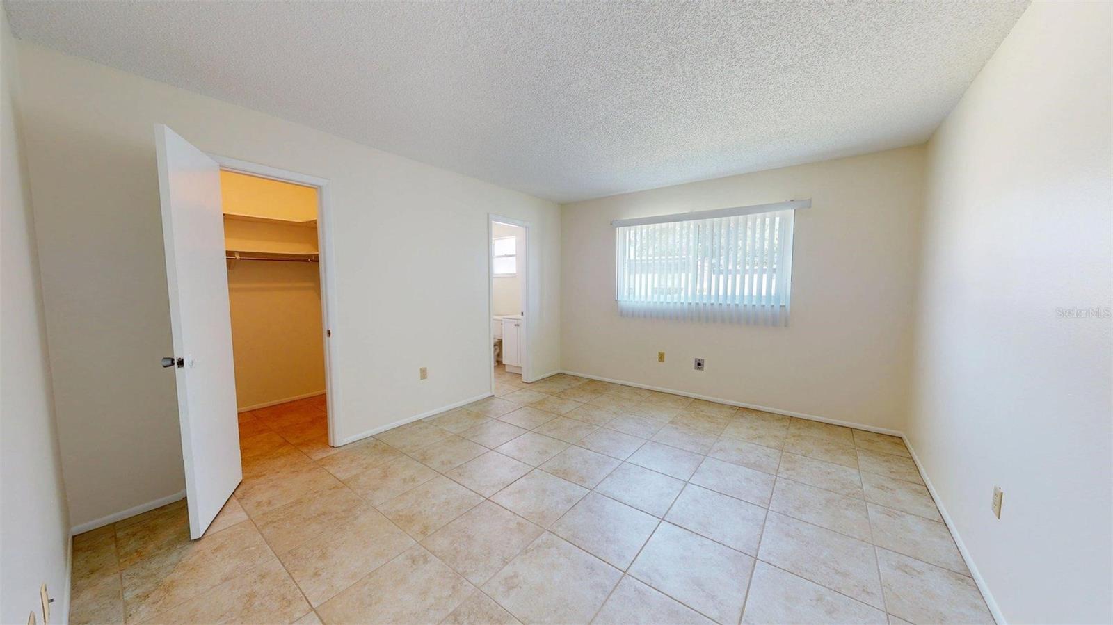 1213 GLEN OAKS DR E — photo 22