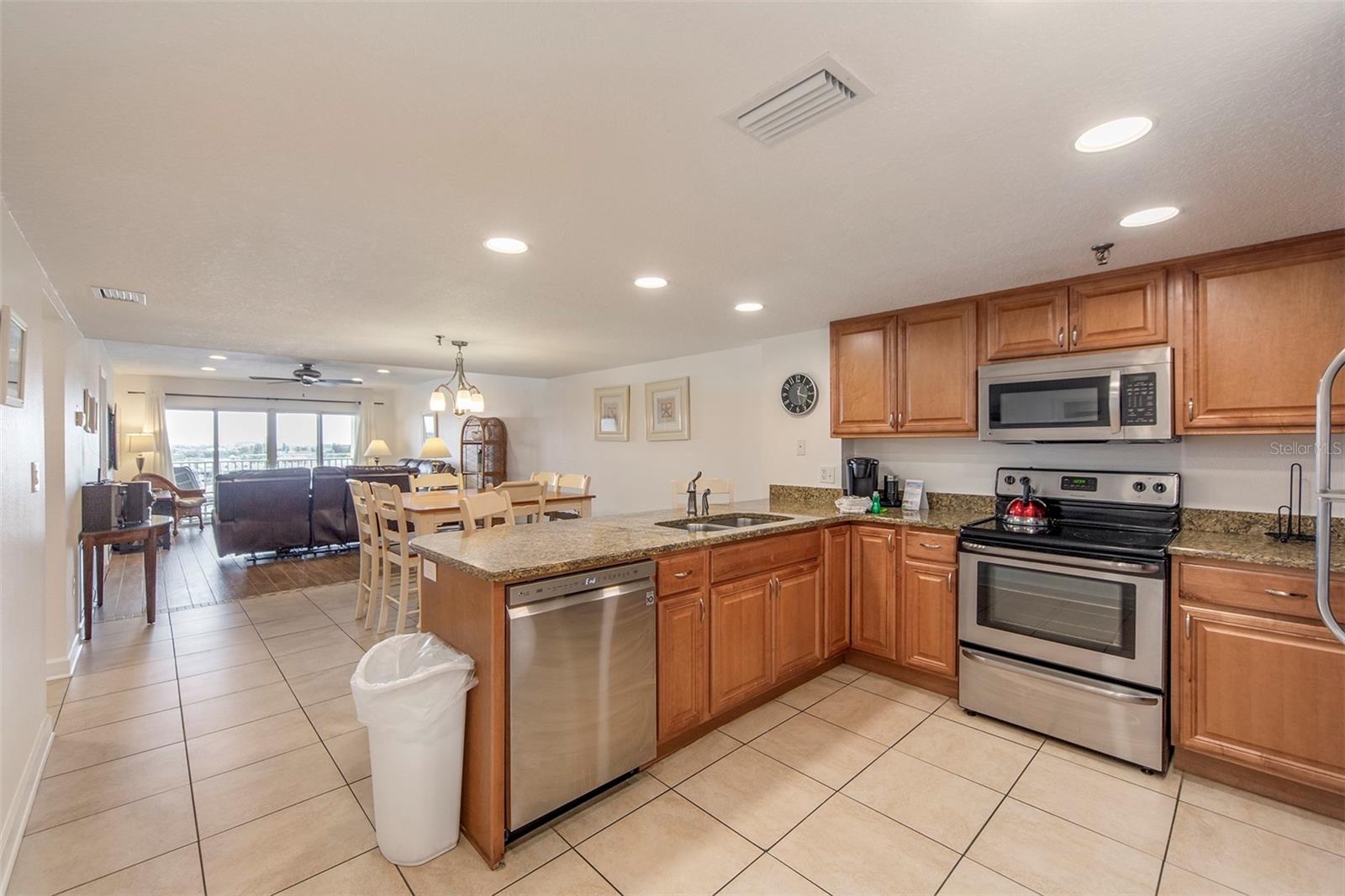 12901 GULF LN #503 — photo 2