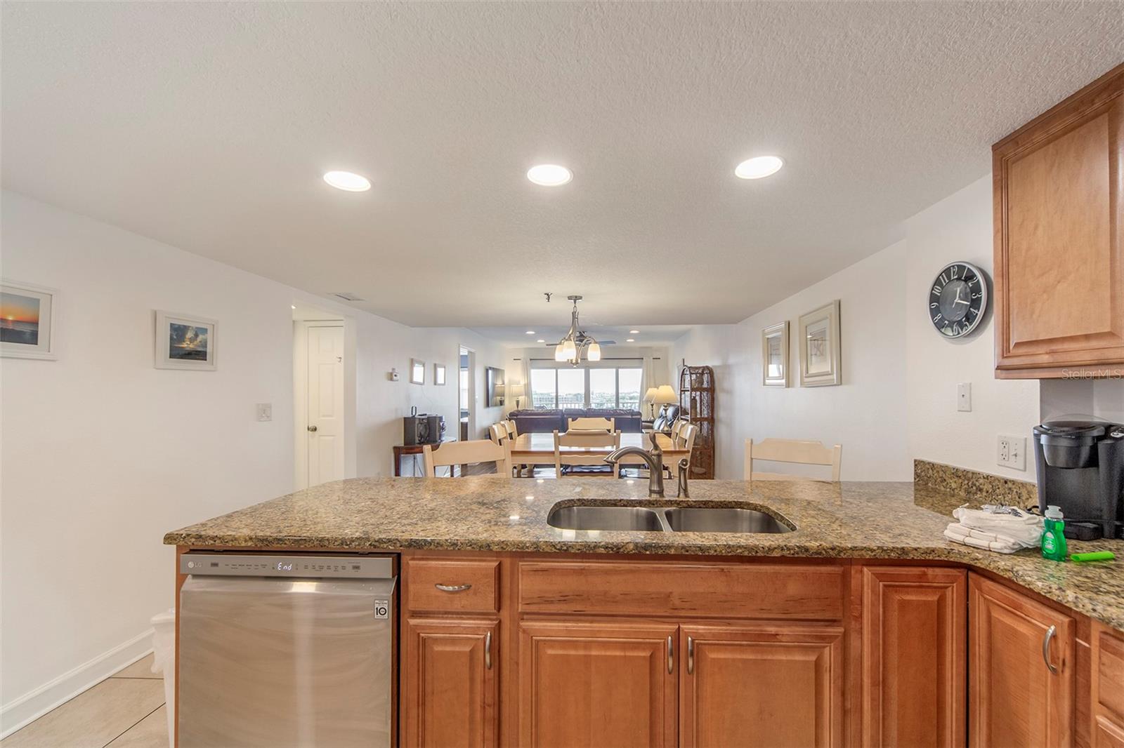 12901 GULF LN #503 — photo 4