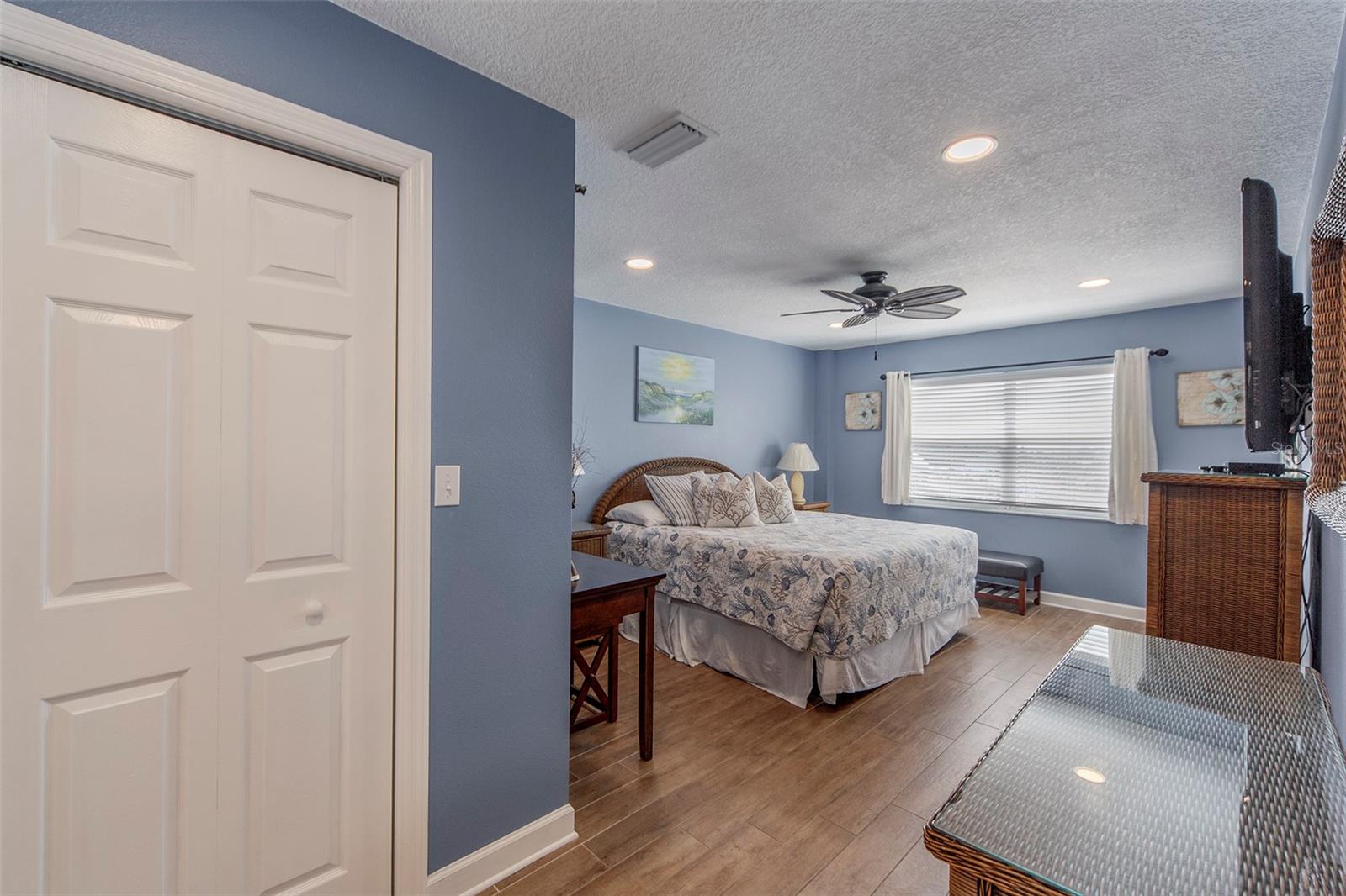 12901 GULF LN #503 — photo 8