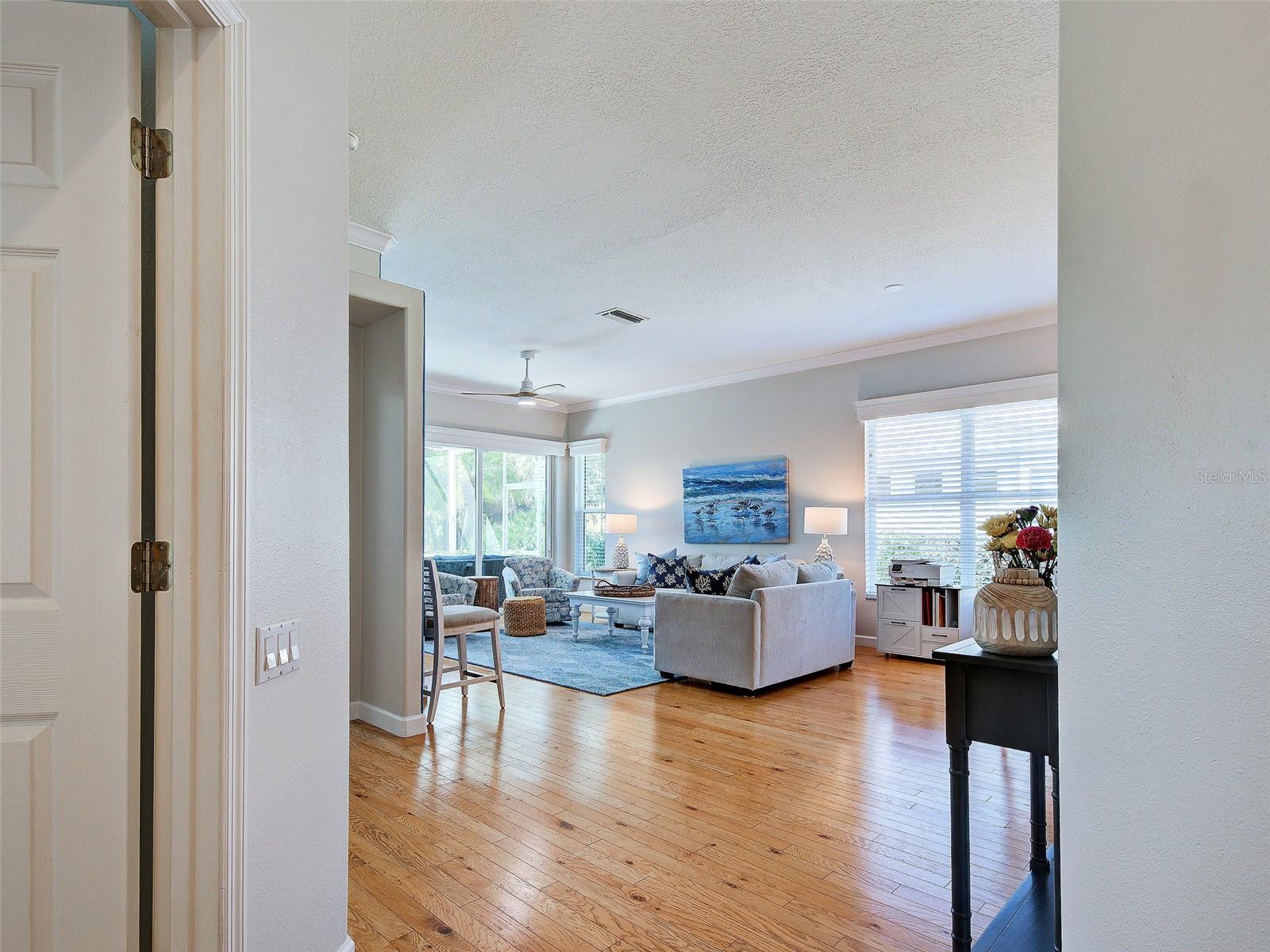 311 LANSBROOK DR — photo 6
