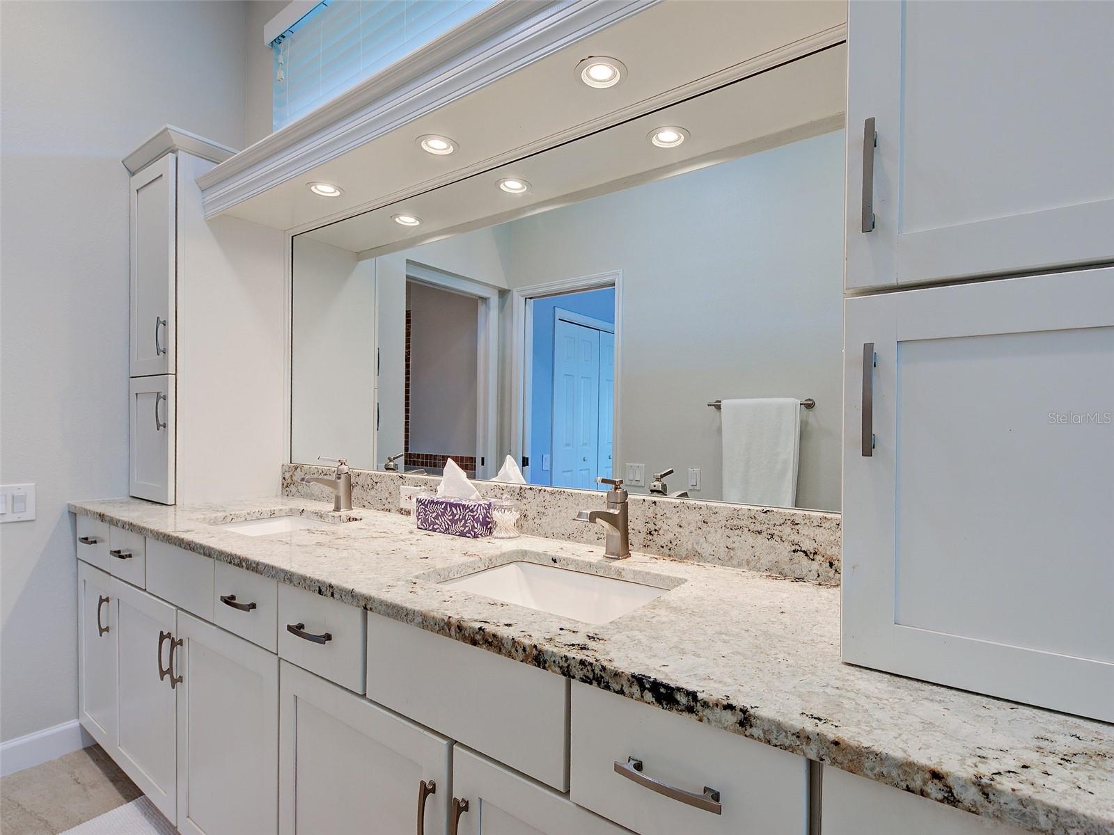 311 LANSBROOK DR — photo 42