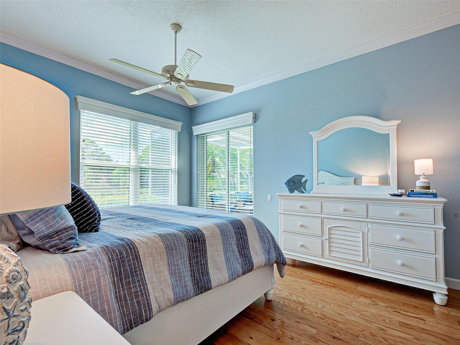 311 LANSBROOK DR — photo 37