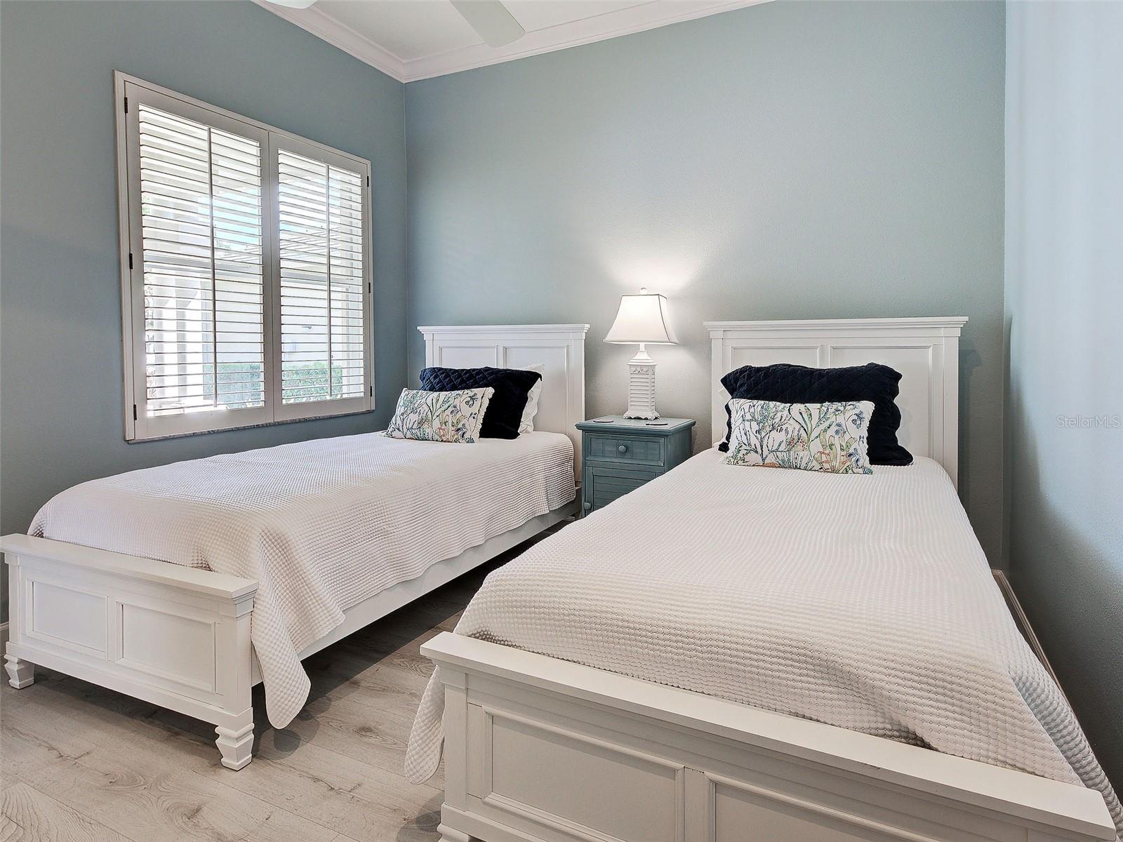 311 LANSBROOK DR — photo 12