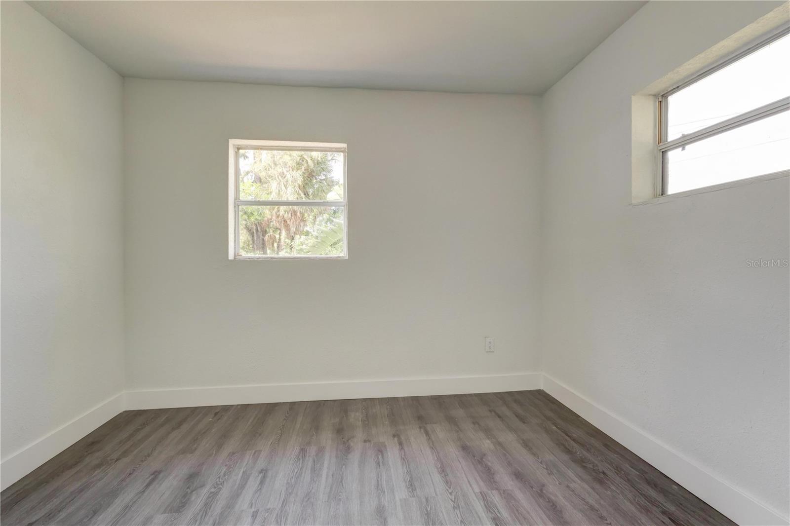 5039 AVERY RD — photo 10