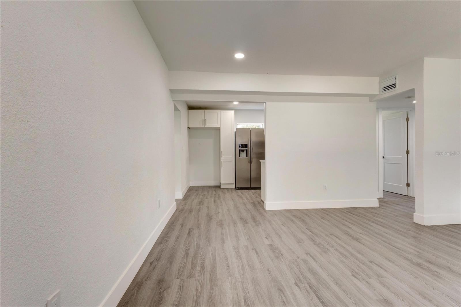 5039 AVERY RD — photo 4