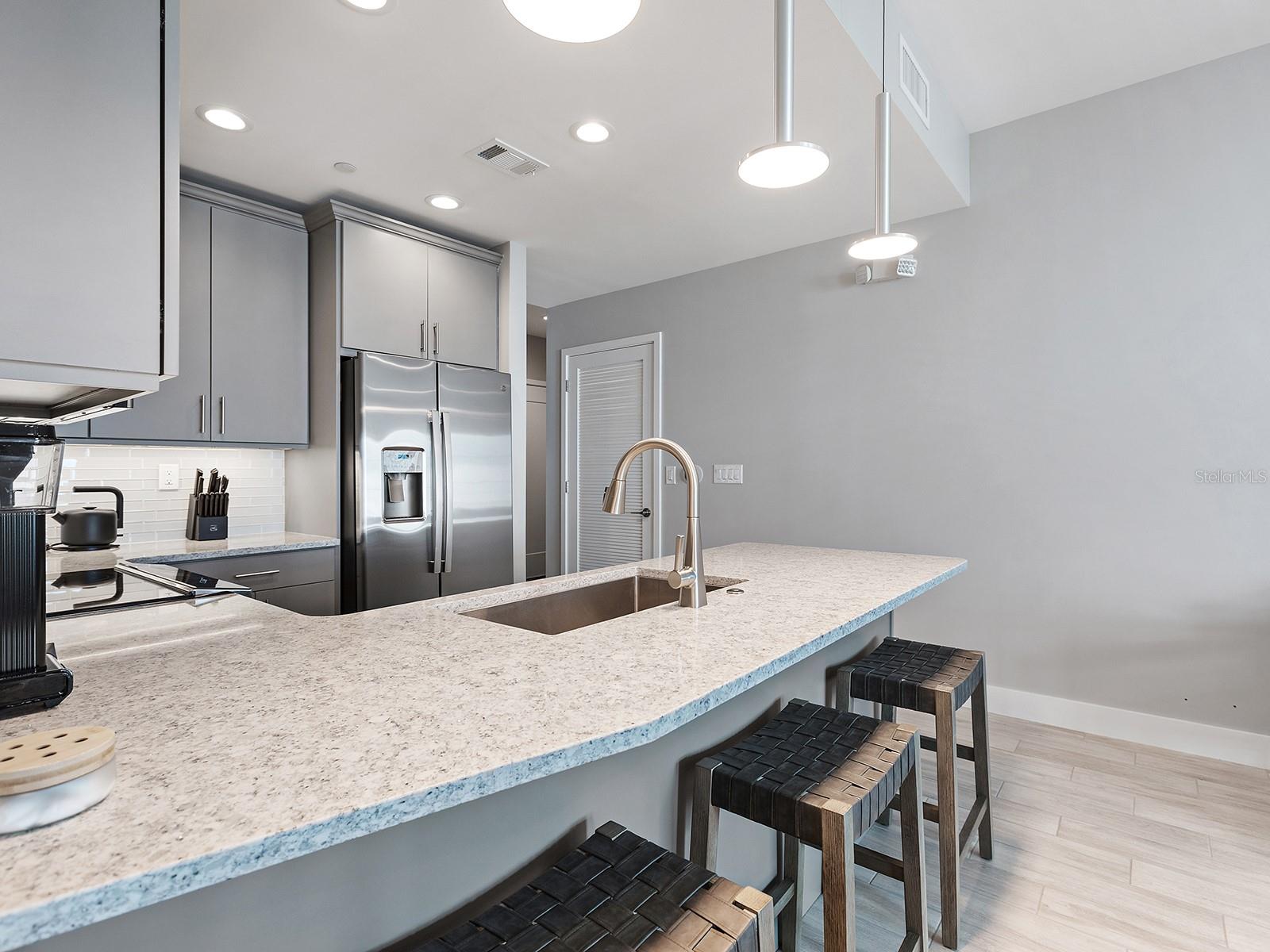1500 STATE ST #402 — photo 10